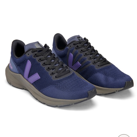 Veja Marlin road-running shoes size 8.5 with box - Picture 2 of 3